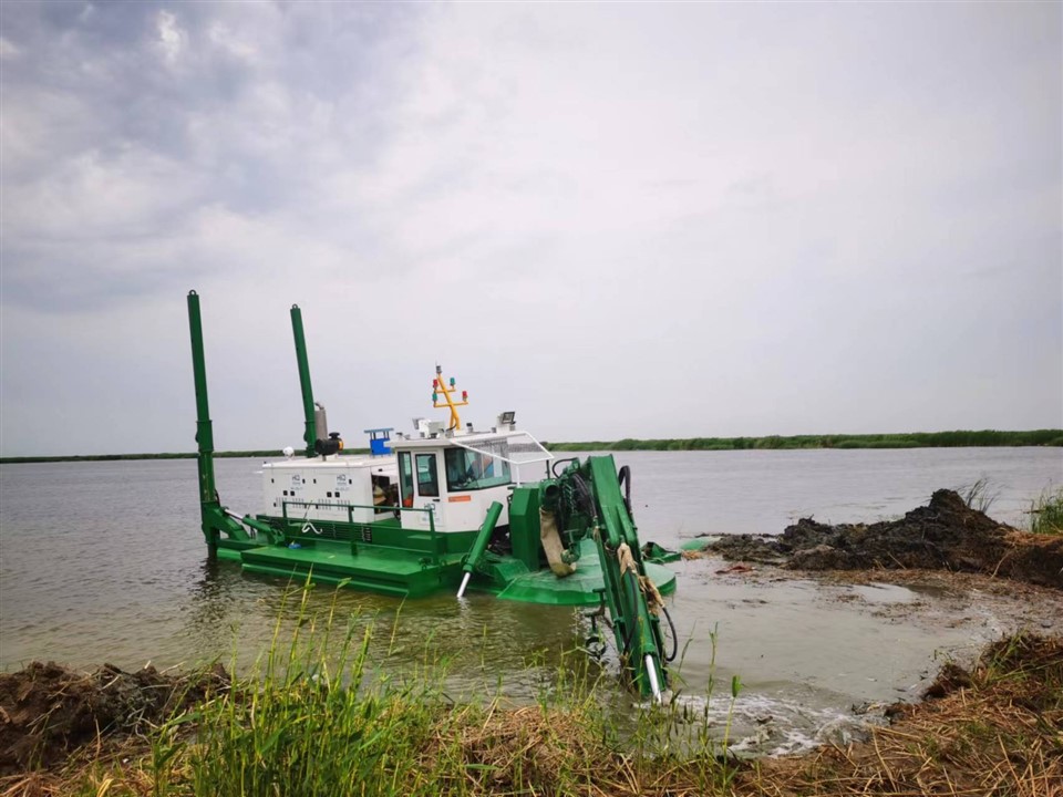 800m³/h Multifunctional Amphibious Dredge Vessel suppliers